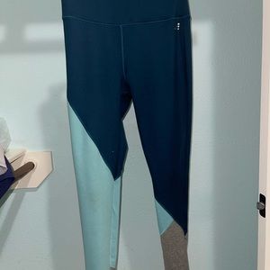 Athletic leggings